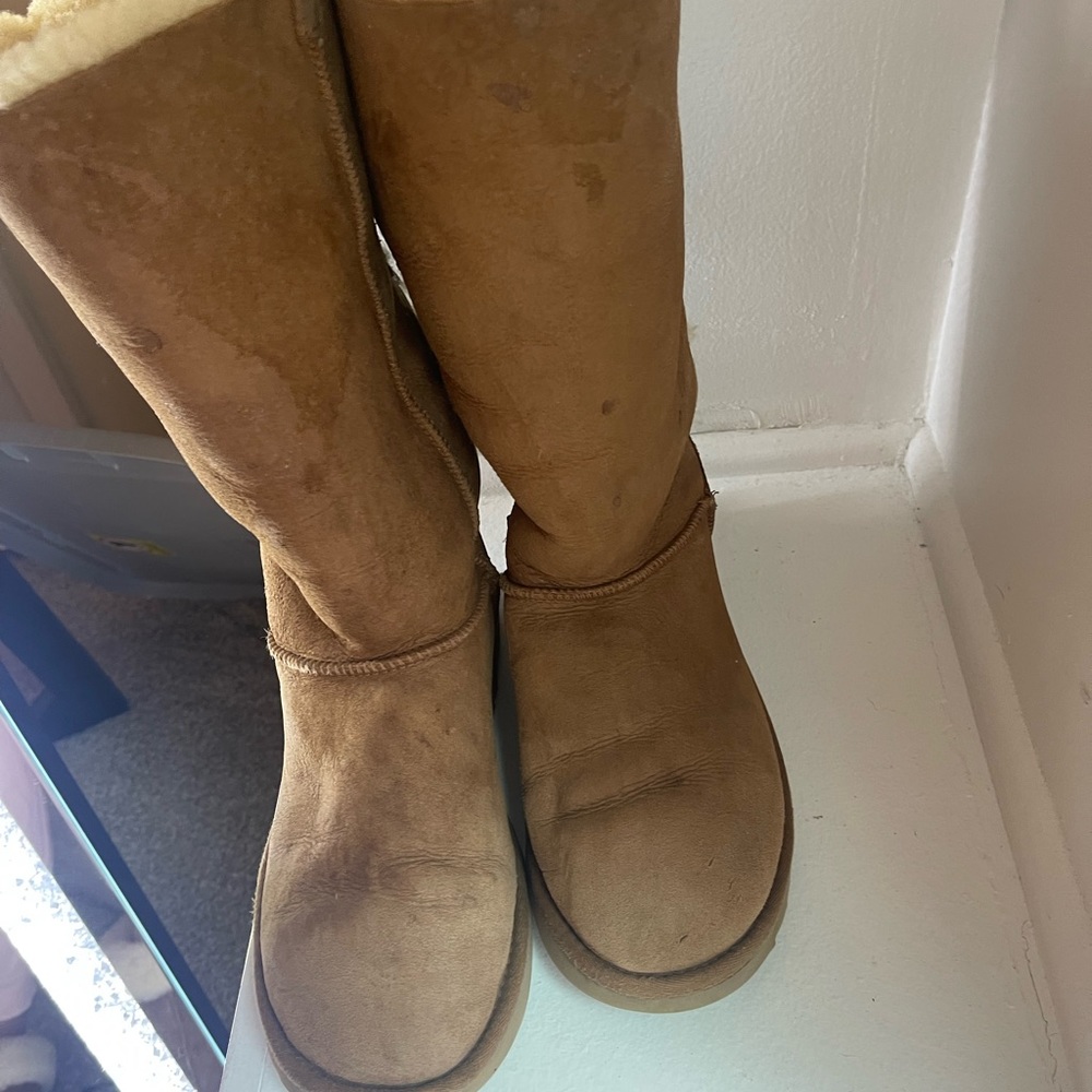 Bailey bow tall Ugg boots!